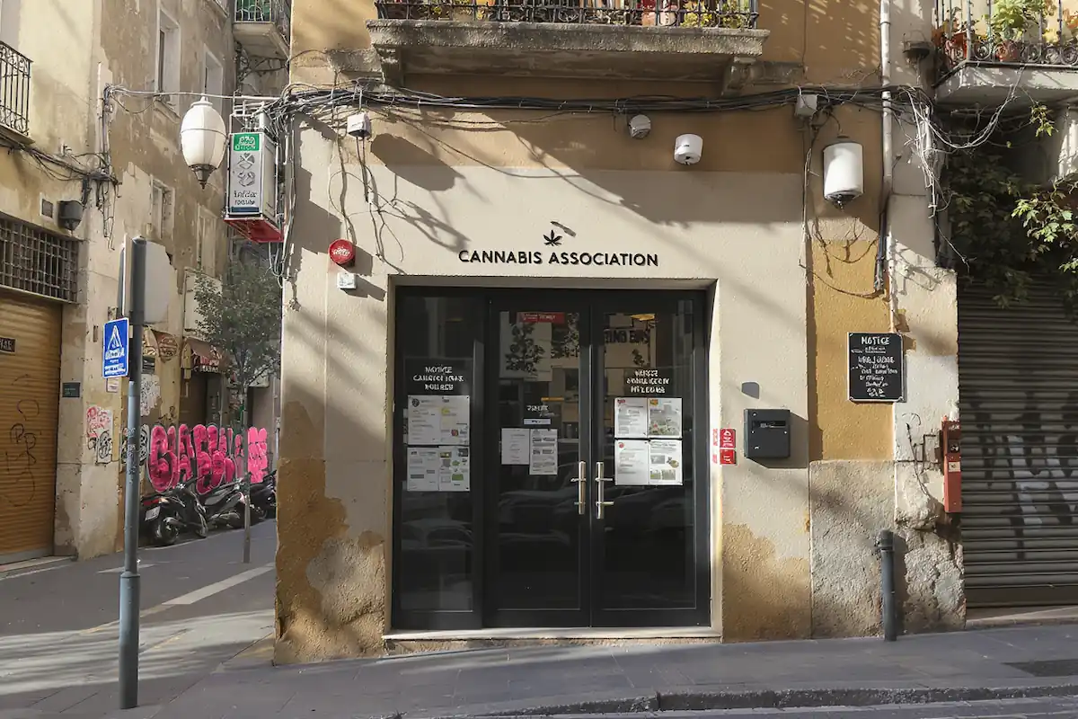 conditions pour adhérer rapidement à une association à Barcelone